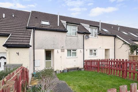 2 bed property, in Parc Y Castell, £125,000