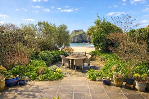 2 bed property, in St. Julians Terrace, £450,000