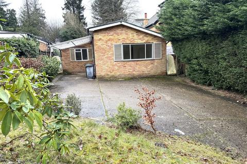 2 bed property, in Hendon Wood Lane, £750,000
