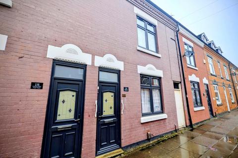3 bed property, in Bakewell Street, £275,000