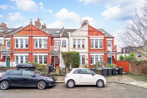 3 bed property, in Oakley Gardens, £700,000