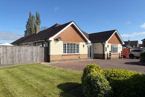 3 bed property, in Main Road, £395,000