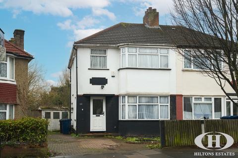 3 bed property, in Currey Road, £629,950
