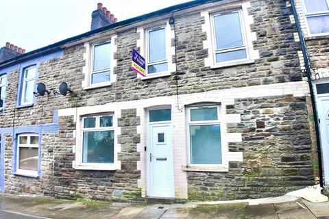 3 bed property, in Alexandra Road, £159,000