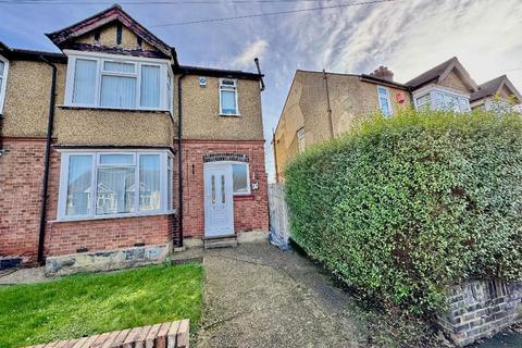 3 bed property, in Rutland Crescent, £340,000