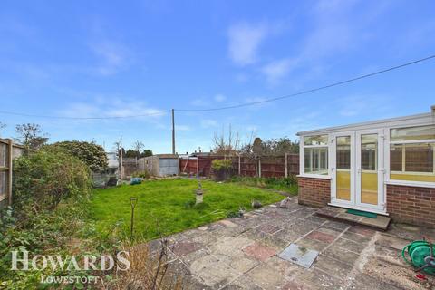 2 bed property, in Colville Road, £240,000