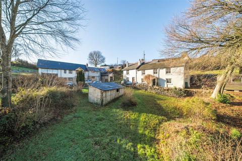 5 bed property, in Pelynt, £850,000