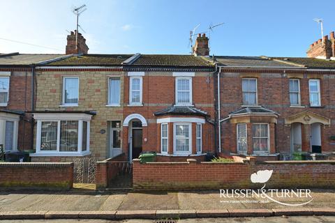 3 bed property, in Park Avenue, £230,000