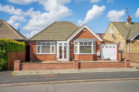 2 bed property, in Rawcliffe Croft, £290,000