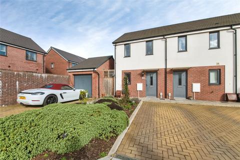 2 bed property, in Channings Drive, £220,000