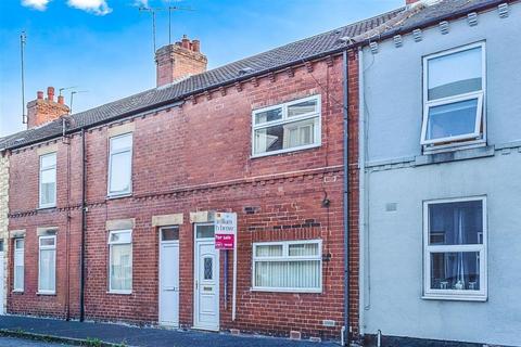2 bed property, in Pontefract Terrace, £82,000