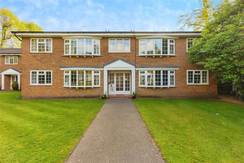 2 bed property, in Dorchester Court, £185,000