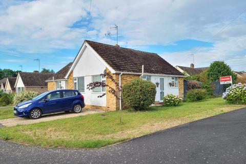 2 bed property, in Horton Road, £300,000