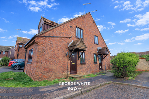 1 bed property, in Hallowell Down, £225,000