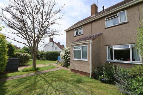 3 bed property, in Lawrence Road, £370,000