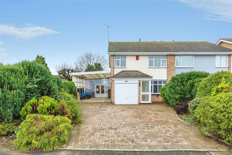 3 bed property, in Lumsden Close, £300,000