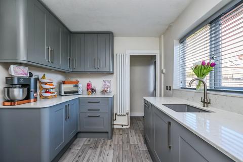 3 bed property, in Withern Road, £200,000