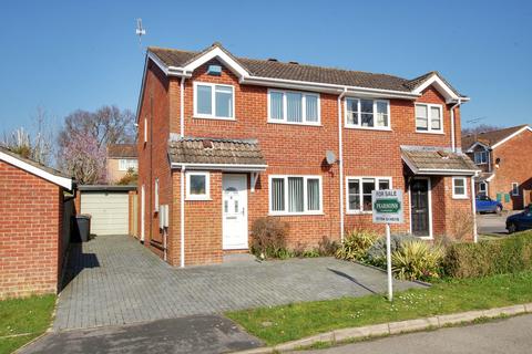 3 bed property, in North Baddesley, £365,000