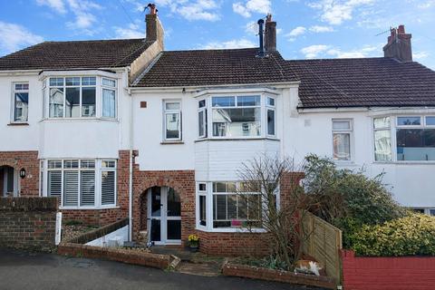 3 bed property, in Quarry Bank Road, £480,000