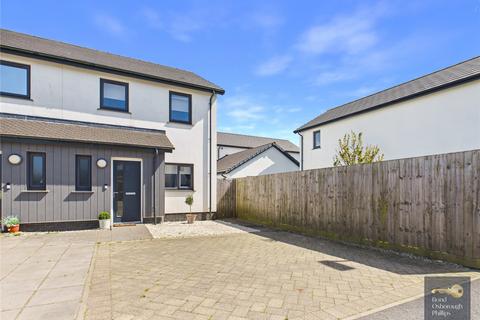 2 bed property, in Stanley Court, £235,000