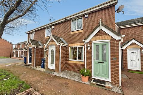 2 bed property, in Shawdon Close, £120,000