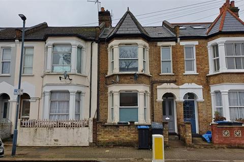 3 bed property, in Northcote Road, £395,000
