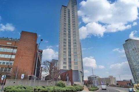 2 bed property, in Old Hall Street, £139,000