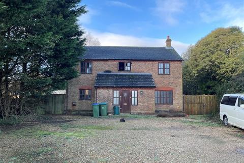 4 bed property, in Yapton Lane, £200,000