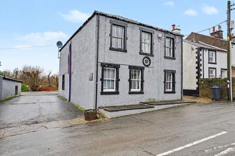 8 bed property, in Beckermet CA21, £135,000