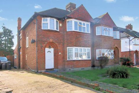 3 bed property, in Lorne Avenue, £595,000