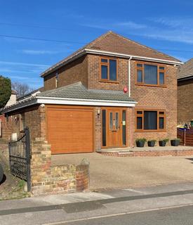 3 bed property, in Woodlands Road, £375,000