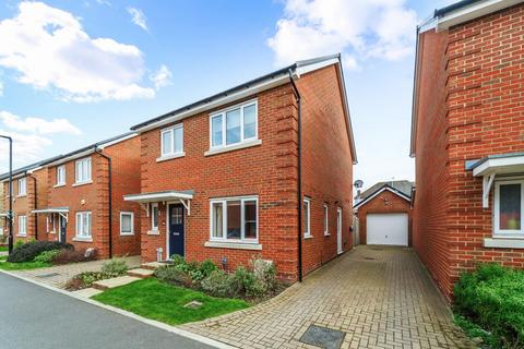3 bed property, in Dante Way, £675,000