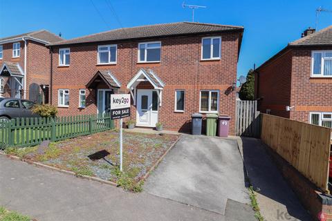 3 bed property, in Ash Crescent, £165,000