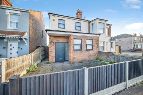 4 bed property, in St. Osyth Road, £280,000