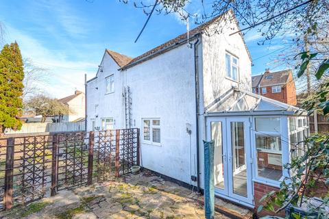 3 bed property, in Main Road, £300,000