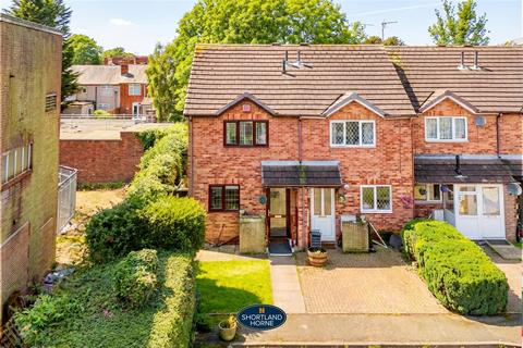 2 bed property, in Dawes Close, £190,000