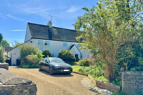 3 bed property, in Coates, £548,000