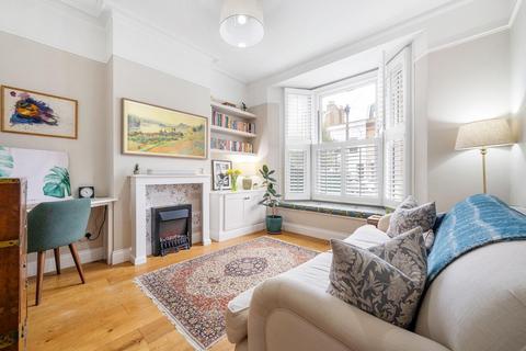 1 bed property, in Edithna Street SW9, £500,000