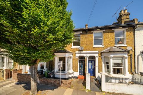 4 bed property, in Biscay Road, £995,000