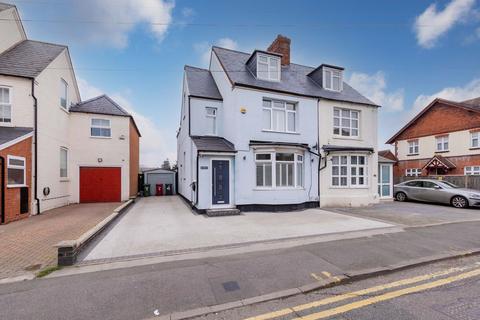 3 bed property, in Willoughby Road, £650,000