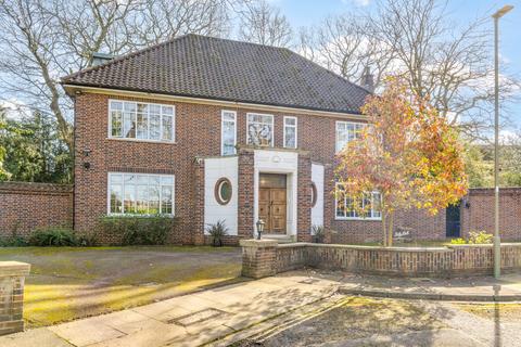 5 bed property, in Canons Close, £4,750,000