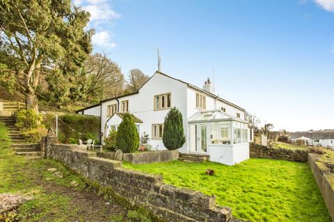 4 bed property, in Walt Royd, £450,000