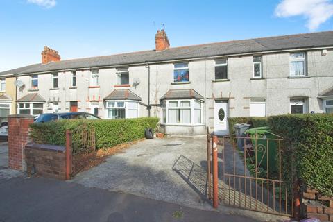 3 bed property, in Muirton Road, £200,000