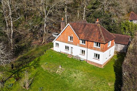 3 bed property, in Barhatch Lane, £800,000