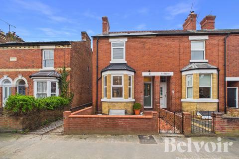 3 bed property, in Percy Street, £325,000