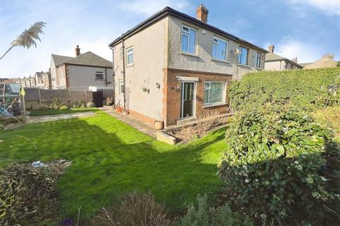 3 bed property, in Acre Crescent, £250,000