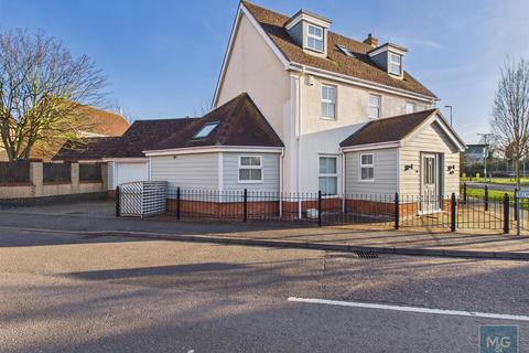 5 bed property, in Selway Drive, £525,000