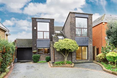 4 bed property, in Hansler Grove, £1,500,000