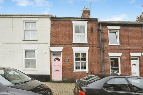 2 bed property, in Ipswich Street, £225,000