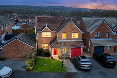 4 bed property, in Golwg Y Waun, £349,995